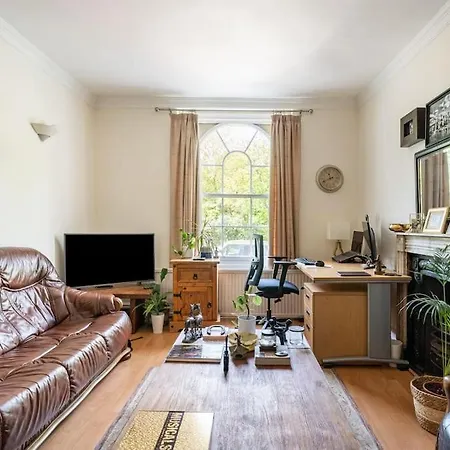 Central Shared Flat * London