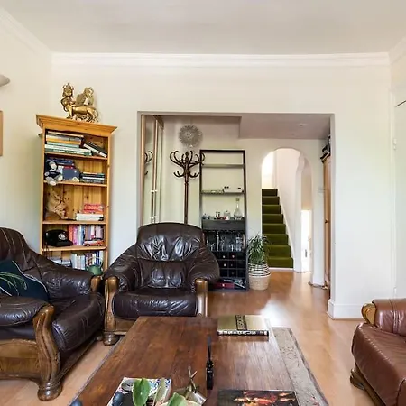 Central Shared Flat * London