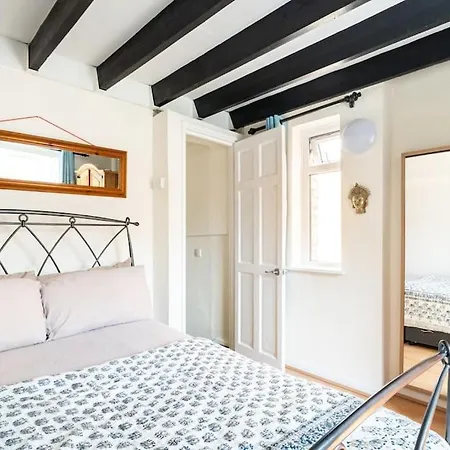 Central Shared Flat *