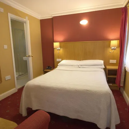 Hotel Balmoral House 2*
