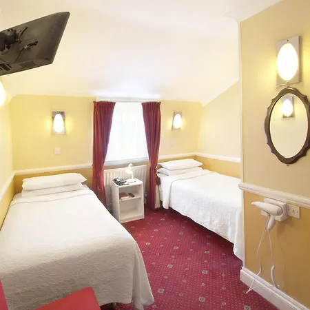 Balmoral House 2*
