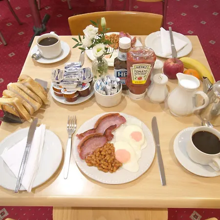 Balmoral House 2*