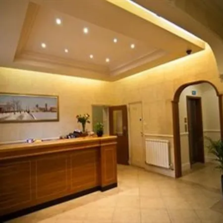 Orchard Hotel