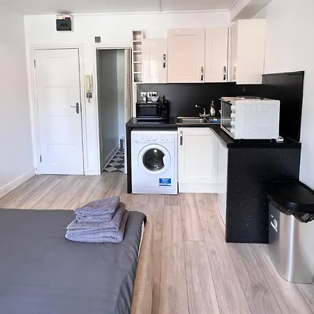 Lovely On Finchley Road London