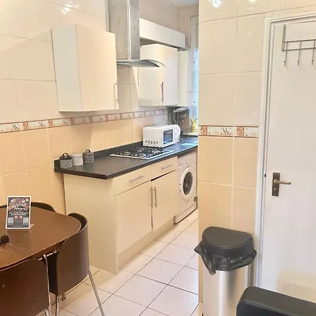 Stepney Green Holiday * London