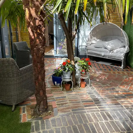 Homestay Luxury With Private Bathrooms *
