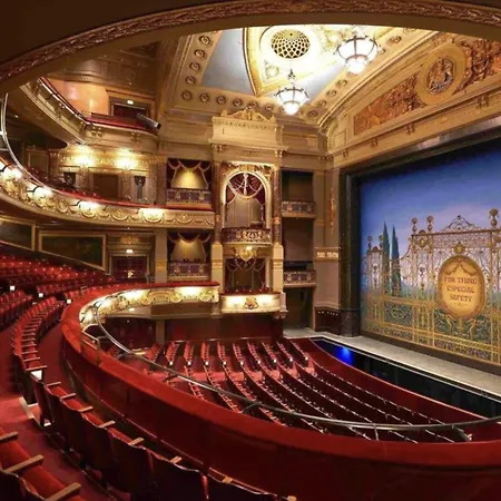 West End, Drury Lane, Modern 3 Bedroom Apt Apartamento Londres