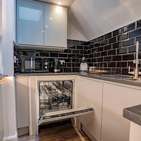 Apartment Stylish 3 Bed Flat *