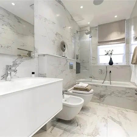 Flagship Luxury Villa. Near Mayfair And Hyde Park - Sleeps 16 Vakantiehuis Londen