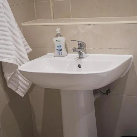 London Serviced Sweet Luxe Estates Apartment *