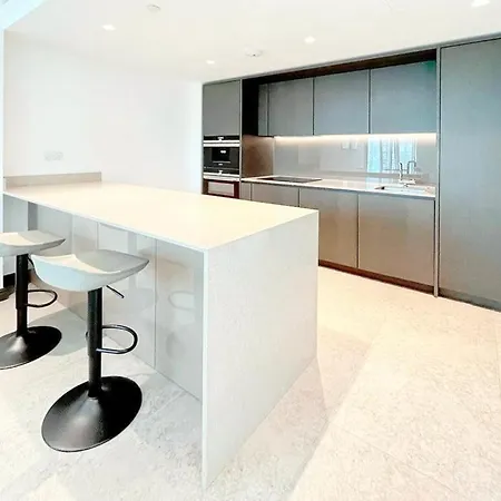 Central 1-bed Flat With River Thames Views And Winter Garden Apartment *