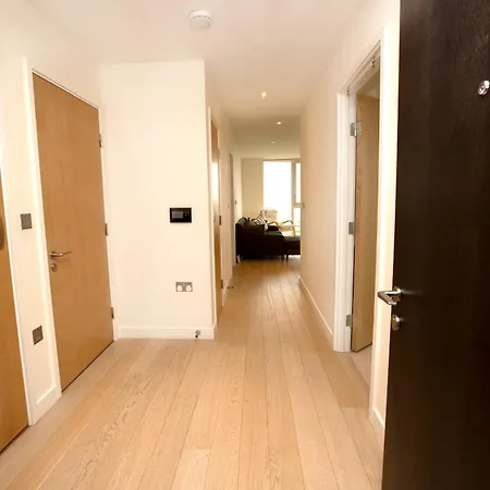 Luxury 2 Bed Near The O2 * London