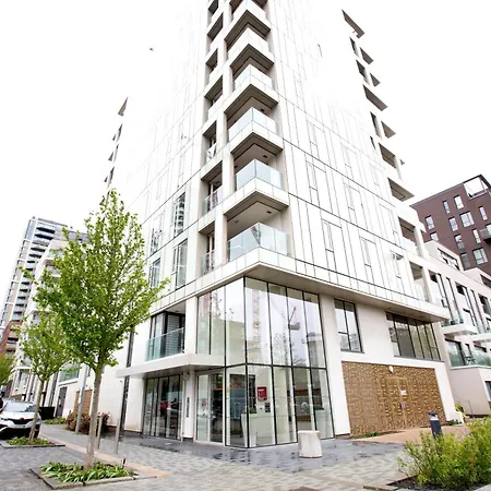 Luxury 2 Bed Near The O2 Apartment *