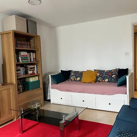 Beautiful 2 Bedroom Apartment