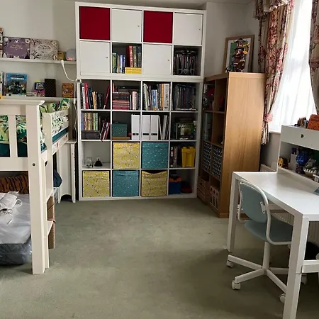 Apartment Beautiful 2 Bedroom *