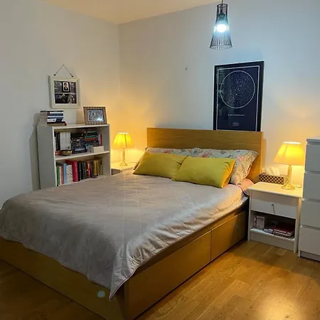 Beautiful 2 Bedroom * London