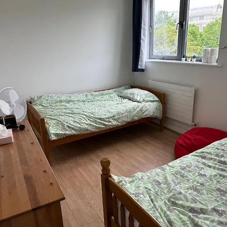 Newbury3 Apartment *