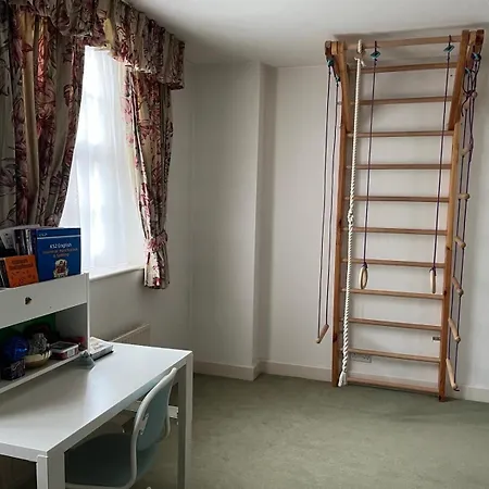 Beautiful 2 Bedroom London