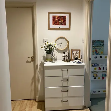 Apartment Beautiful 2 Bedroom *