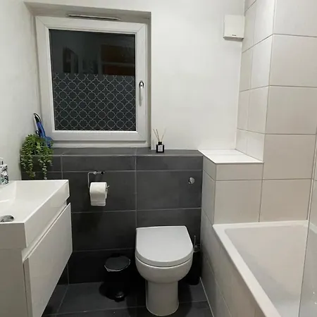 Cosy 1-bed Flat Family Friendly Free Parking Apartment *