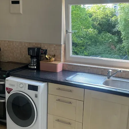 Cosy 1-bed Flat Family Friendly Free Parking *
