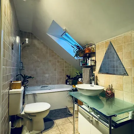 Homestay Private In A Stylish Flat