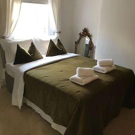 Charming Flat Centrally Located London