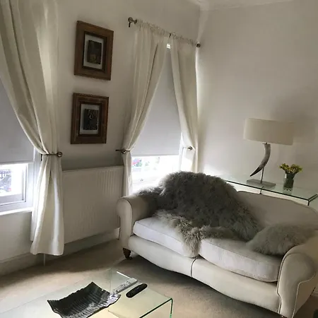 Apartment Charming Flat Centrally Located London