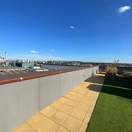 1br Gem In Shared Near O2 Arena & Excel With Patio, Private Bath, Free Parking & Garden London