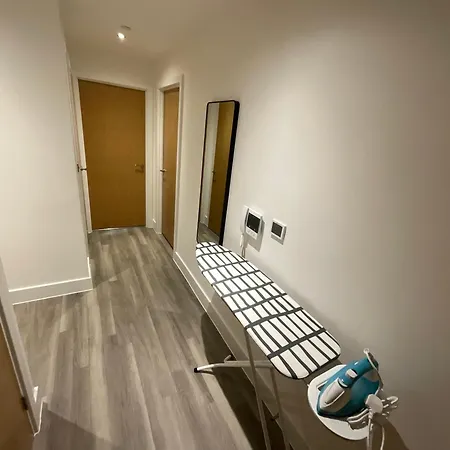 1br Gem In Shared Near O2 Arena & Excel With Patio, Private Bath, Free Parking & Garden London