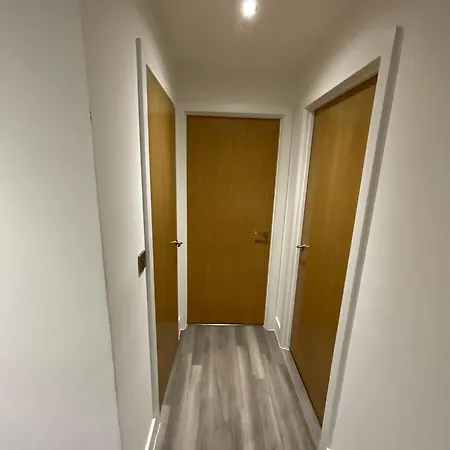 1br Gem In Shared Near O2 Arena & Excel With Patio, Private Bath, Free Parking & Garden Apartment
