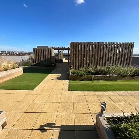 Apartment 1br Gem In Shared Near O2 Arena & Excel With Patio, Private Bath, Free Parking & Garden London