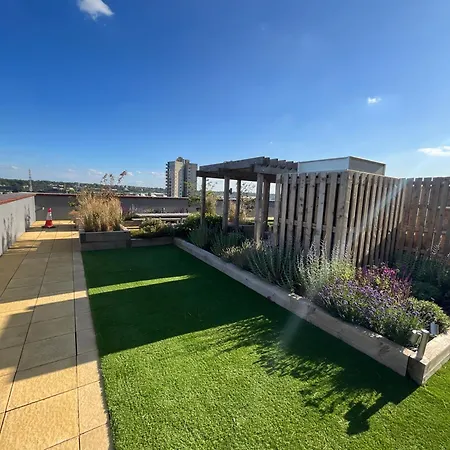 1br Gem In Shared Near O2 Arena & Excel With Patio, Private Bath, Free Parking & Garden London
