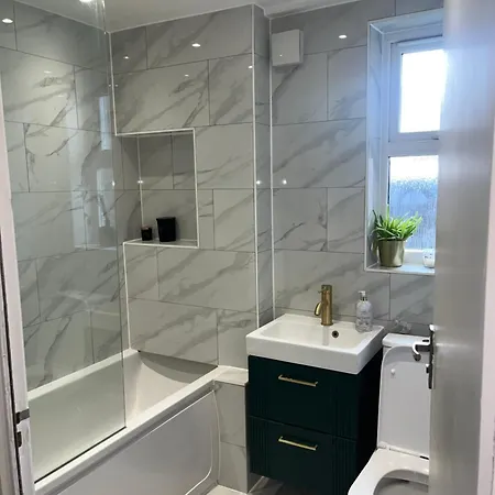 Luxury 1 Bedroom Bromley *