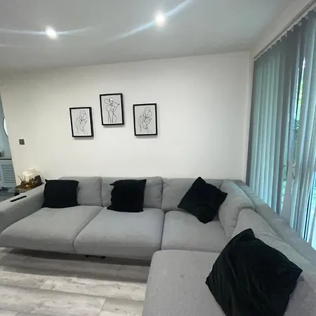 Luxury 1 Bedroom Bromley