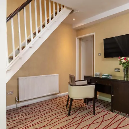 Park Grand Hyde Park Otel 4*