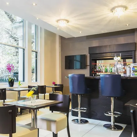 Park Grand Hyde Park Otel 4*