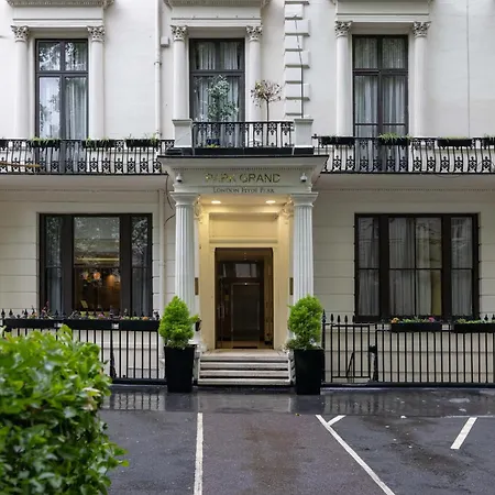 Park Grand Hyde Park Otel 4*