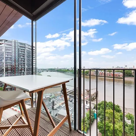 River Panorama 2 Bedroom New Development ロンドン
