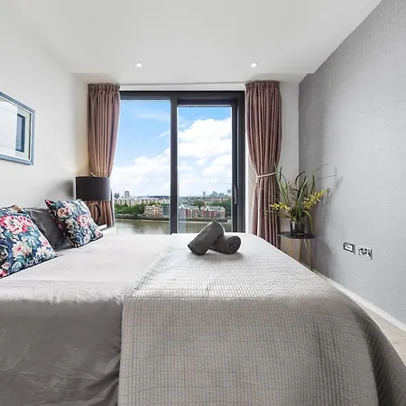 River Panorama 2 Bedroom New Development アパートホテル