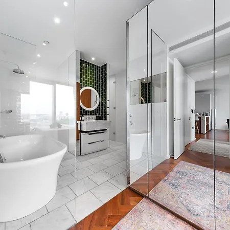 River Panorama 2 Bedroom New Development Aparthotel Londra