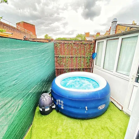 3 Bedroom Pinner