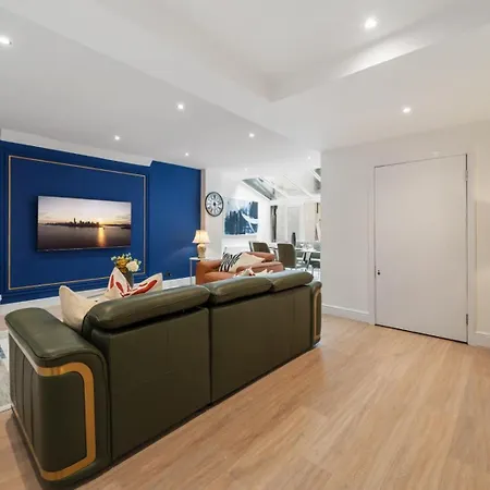 Apartment Mayfair Residences