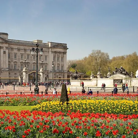 Vakantiehuis Flagship Luxury Villa. Near Mayfair And Hyde Park - Sleeps 16 Londen