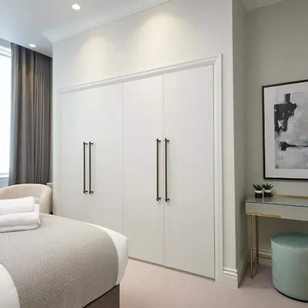 Flagship Luxury Villa. Near Mayfair And Hyde Park - Sleeps 16 Vakantiehuis