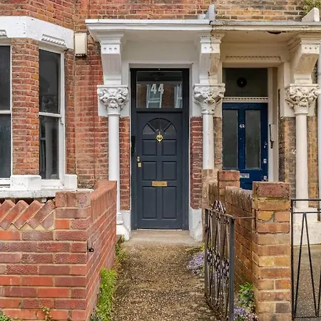 Apartment Luxurious & Modern 2 Bedroom Notting Hill Townhouse *