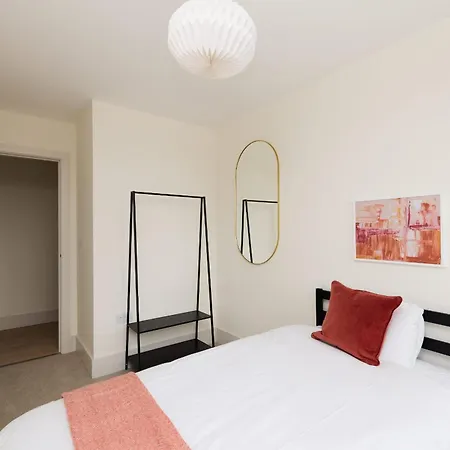 The East Mile Quarters - Gorgeous 3bdr Flat With Balcony Apartment London