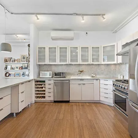 Modern Flat For 8 Guests * 런던
