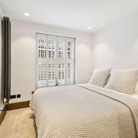 Beautiful Modern Spacious Belgravia House 1700sqft Holiday home London