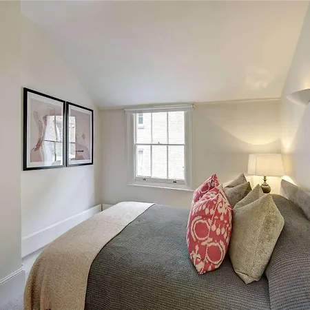 Holiday home Beautiful Modern Spacious Belgravia House 1700sqft *